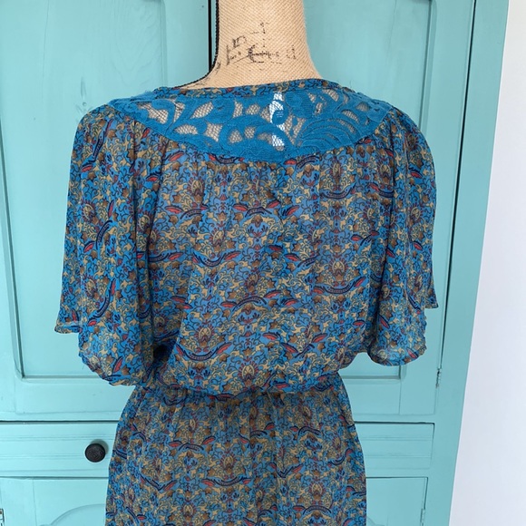 Xhilaration Blue Print Dress. Lace Detail at neck and back. Medium - Picture 6 of 8